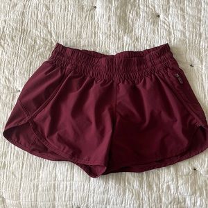 Lululemon Tracker Low-Rise Lined Short.